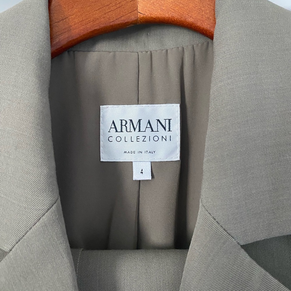 Womens Armani Collezioni pant suit. Size 4 - Picture 5 of 5